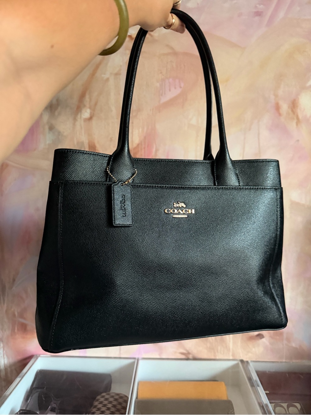 COACH Black Leather Tote Bag - Classic Structured Shoulder Tote